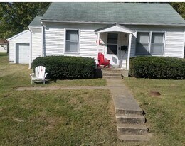 300 Nipper St in Fayette, MO - Building Photo