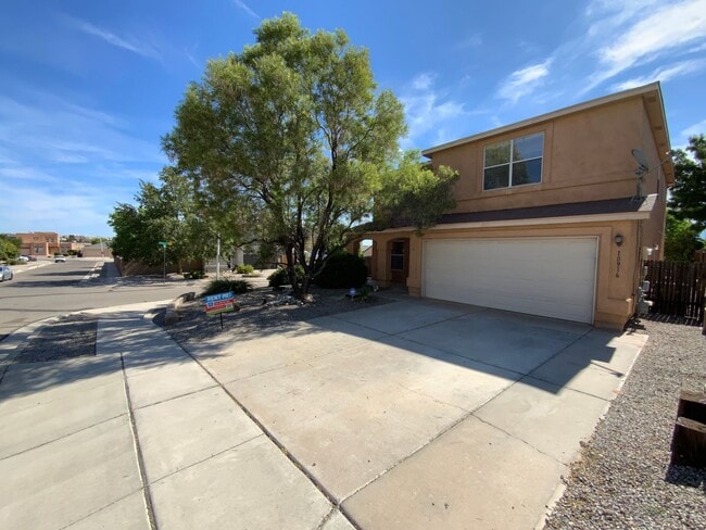 10916 Tanzanite Dr NW in Albuquerque, NM - Building Photo - Building Photo