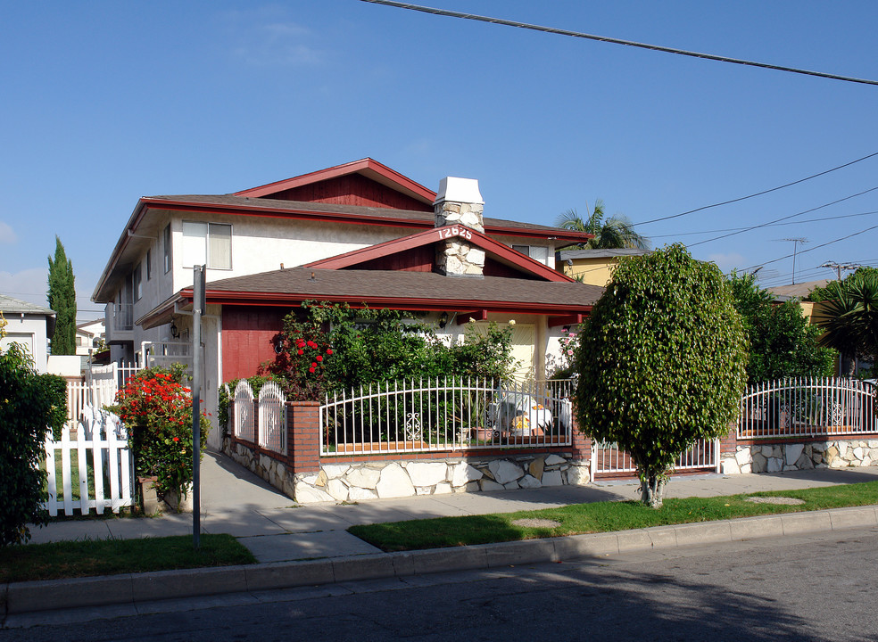 12625 Oxford Ave in Hawthorne, CA - Building Photo