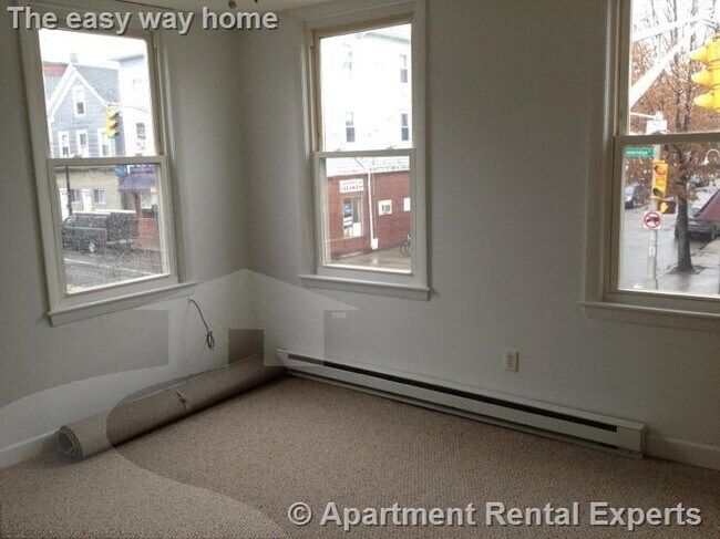 521 Cambridge St, Unit #2 in Cambridge, MA - Building Photo - Building Photo