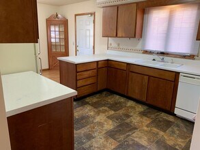 2602 E Lawn Ct in Madison, WI - Building Photo - Building Photo