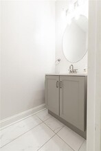 2070 Cabela Dr in Buford, GA - Foto de edificio - Building Photo