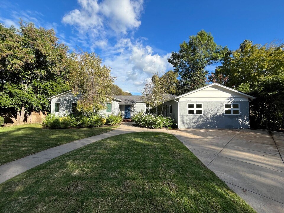 5108 Serrania Ave in Los Angeles, CA - Building Photo
