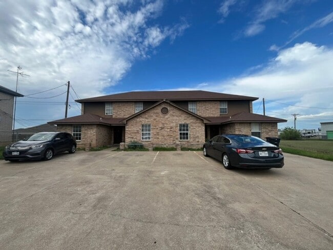 property at 1103 Horizon Dr