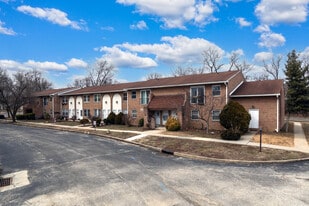 Knightsbridge Condominiums in Westville, NJ - Building Photo