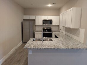 5224 N Cypress Cir in Wichita, KS - Building Photo - Building Photo