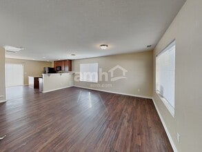 19904 Robins Dr in Denver, CO - Foto de edificio - Building Photo