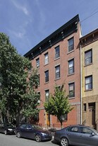 112-114 Coles St in Jersey City, NJ - Building Photo