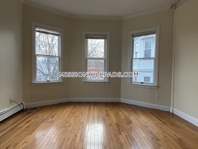 17 Parker Hill Ave, Unit 3 in Boston, MA - Building Photo