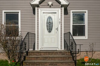 101 Laurel St in East Haven, CT - Building Photo - Building Photo