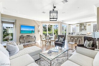 993 8th St S in Naples, FL - Building Photo - Building Photo