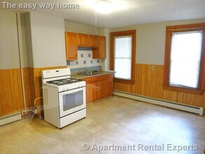 13 Bristol St, Unit 1 in Cambridge, MA - Foto de edificio - Building Photo