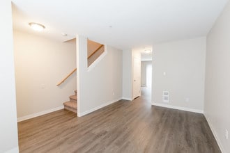 Vanessa View Townhomes in Puyallup, WA - Foto de edificio - Building Photo