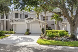 720 Tarpon Cove Dr in Naples, FL - Building Photo