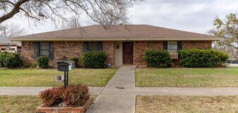 817 N 23rd St in Copperas Cove, TX - Building Photo