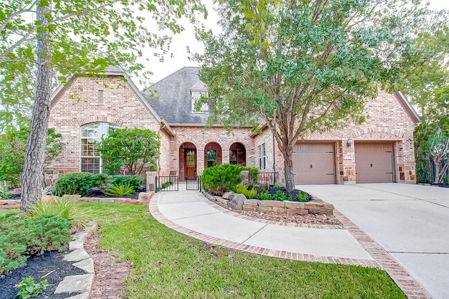 property at 7 Shearling Ct