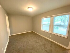 1295 Foxcroft St in Memphis, TN - Building Photo - Building Photo