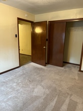 7621 Noblestown Rd in Mcdonald, PA - Building Photo - Building Photo