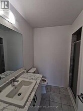 209 Harding Park St in Newmarket, ON - Building Photo - Building Photo