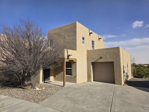 6453 Cerros Grandes Dr in Santa Fe, NM - Building Photo - Building Photo