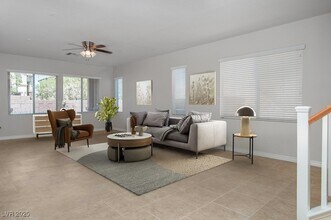 10548 Laurelwood Lake Ave in Las Vegas, NV - Building Photo - Building Photo