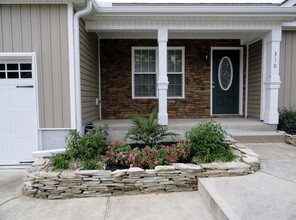 310 Jasmine Ln in Jacksonville, NC - Foto de edificio - Building Photo