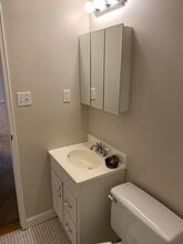 34 Navajo Ct, Unit 34 in Coram, NY - Foto de edificio - Building Photo