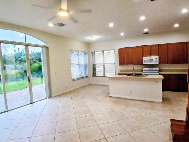 1171 W Magnolia Cir