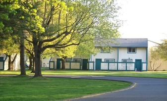 Ferndale Square Apartments