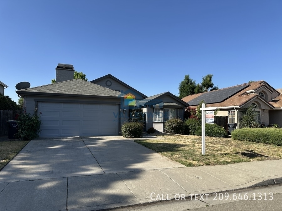 1890 Harvest Landing Ln in Tracy, CA - Building Photo