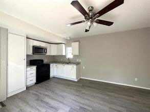 87 Paris Dr in Pottsboro, TX - Building Photo - Building Photo