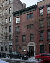 409 W 44th St in New York, NY - Building Photo
