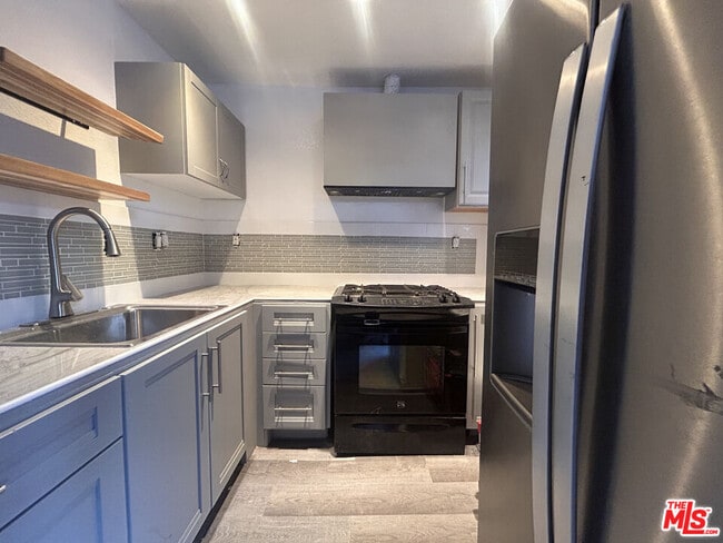 property at 5632 Baltimore St