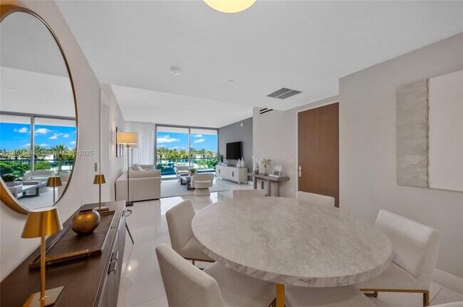10201 Collins Ave, Unit 305 in Bal Harbour, FL - Building Photo - Building Photo