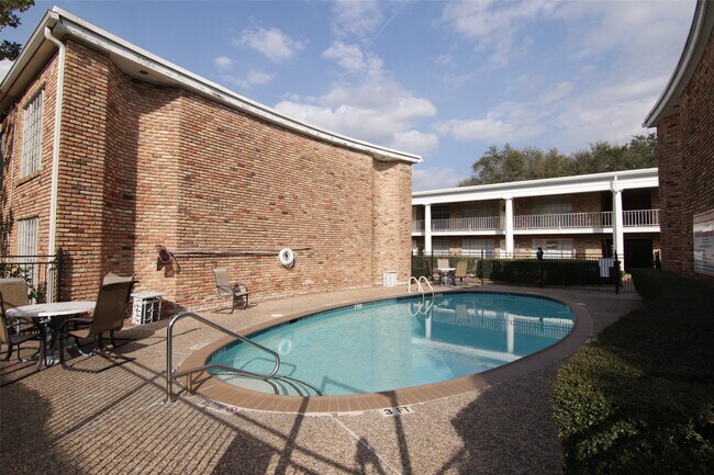 property at 2101 Fountain View Dr