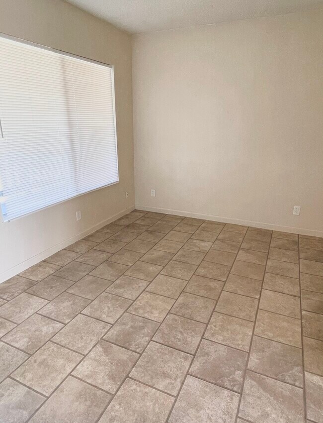 132 W 18th St in Merced, CA - Building Photo - Building Photo
