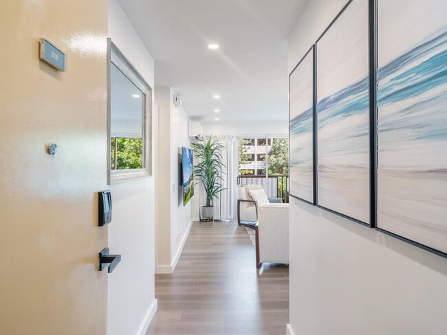 2464 Prince Edward St in Honolulu, HI - Building Photo - Building Photo