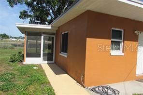 702 E 120th Ave in Tampa, FL - Foto de edificio - Building Photo