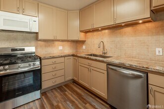 316 Bridgeview Dr in San Francisco, CA - Building Photo - Building Photo