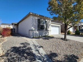 8890 Sunset Breeze Dr in Reno, NV - Building Photo - Building Photo