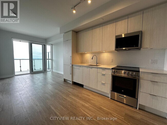 430-4430 Square One Dr in Mississauga, ON - Building Photo - Building Photo