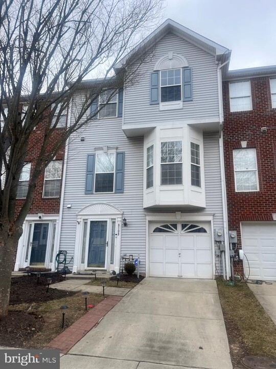 8108 Mallard Shore Dr in Laurel, MD - Building Photo