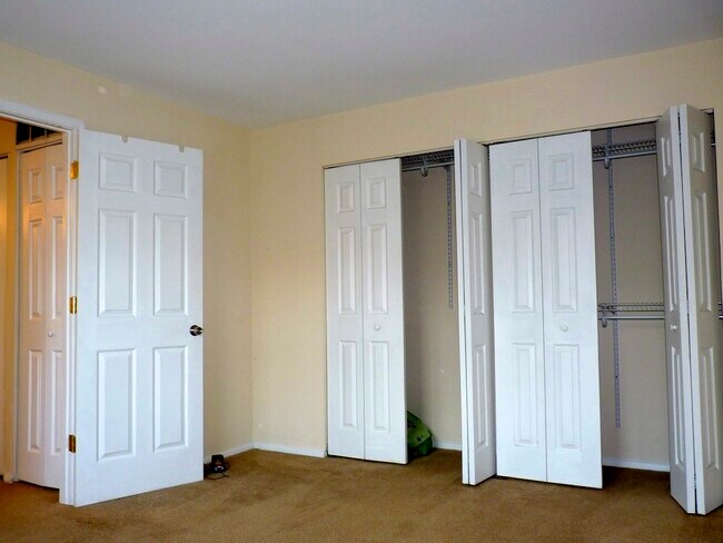 4412D Falls Bridge Dr, Unit Highpoint Condo on Falls Bridge Drive in Baltimore, MD - Building Photo - Building Photo