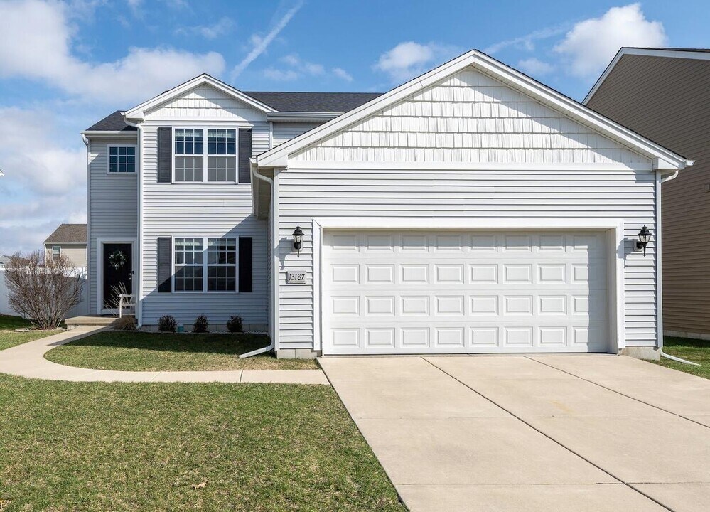 13187 Roosevelt Pl in Crown Point, IN - Building Photo