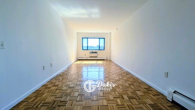 31-64 21st Street, B in Queens, NY - Building Photo - Building Photo