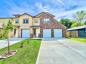 5602 Hirondel in Houston, TX - Building Photo