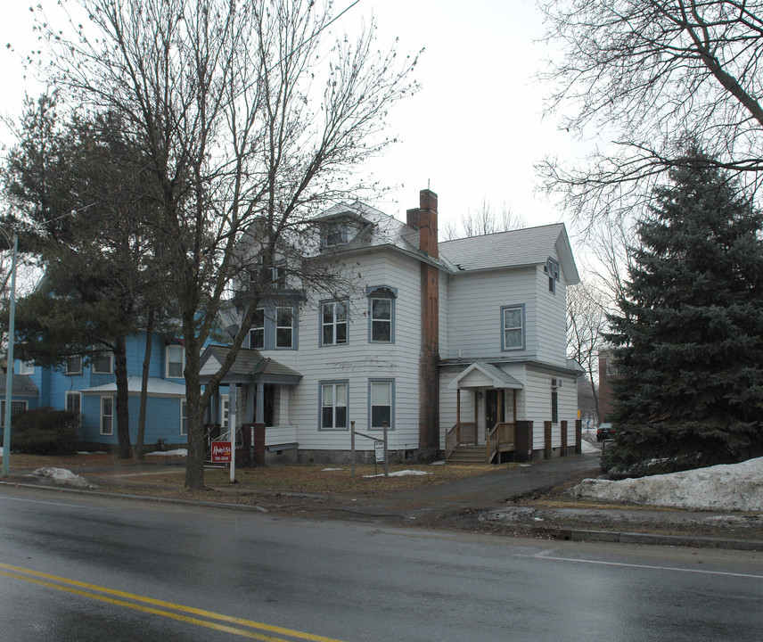 493 Glen St in Glens Falls, NY - Building Photo