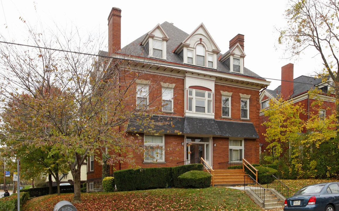 240 S Fairmount St in Pittsburgh, PA - Building Photo