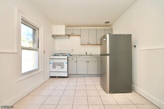 236 W Mt Pleasant Ave in Livingston, NJ - Building Photo - Building Photo