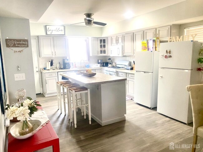 28 Bay Ave in Keansburg, NJ - Building Photo - Building Photo